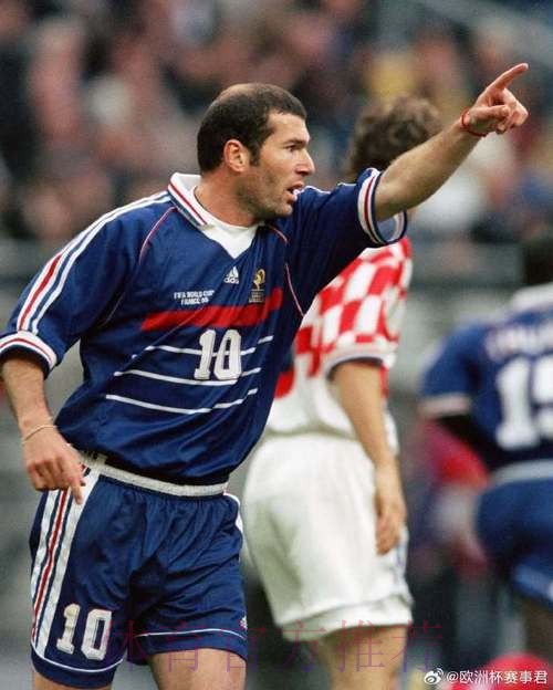 齐达内:能当克罗斯教练很高兴 这将成为退役后谈资 齐达内:能当克罗斯教练很高兴 这将成为退役后谈资